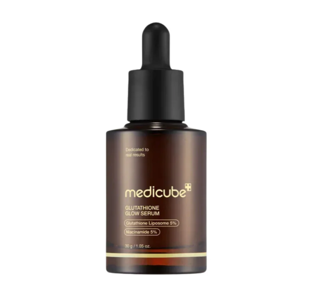 Medicube Glutathione Glow Serum (30ml)
التركيبة النشطة: Glutathione Liposome 5% + Niacinamide 5%
